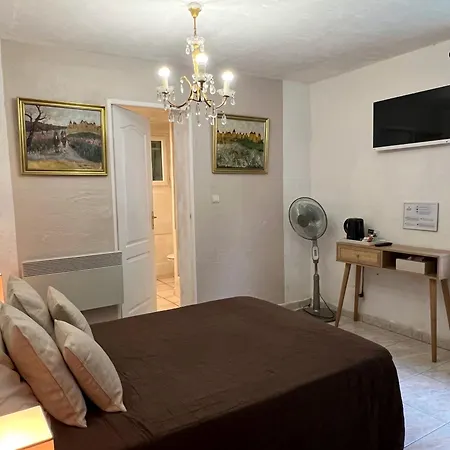 Le Beausejour Bed & Breakfast