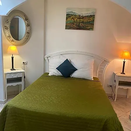 Le Beausejour Bed & Breakfast 3*