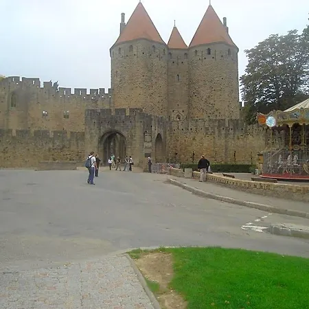 Le Beausejour Nocleg ze śniadaniem Carcassonne