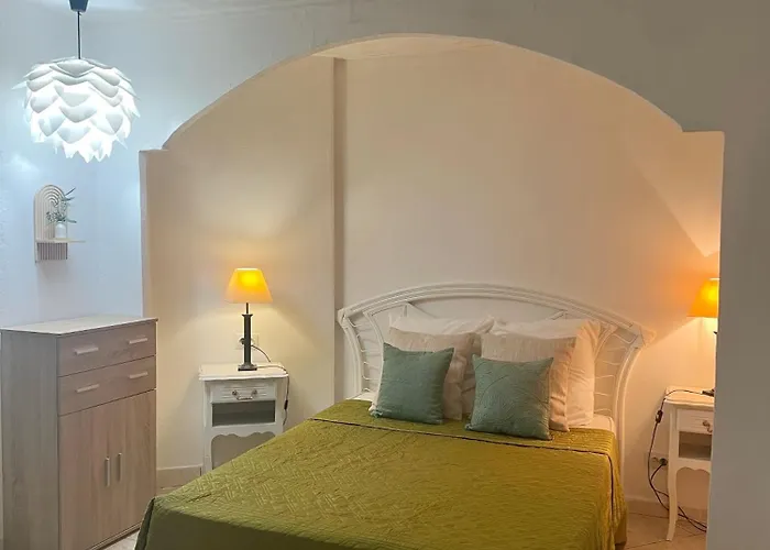 Le Beausejour Bed & Breakfast 3*