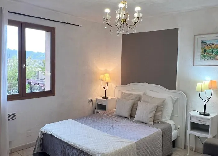 Le Beausejour Bed & Breakfast